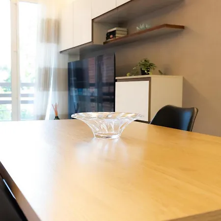 Wonderful Apartament, Near The Lake Апартаменти *